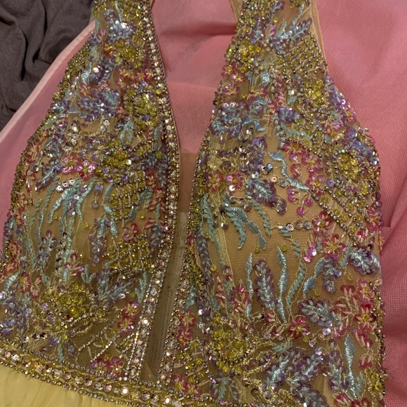 Dresses & Skirts - Prom dress/gown